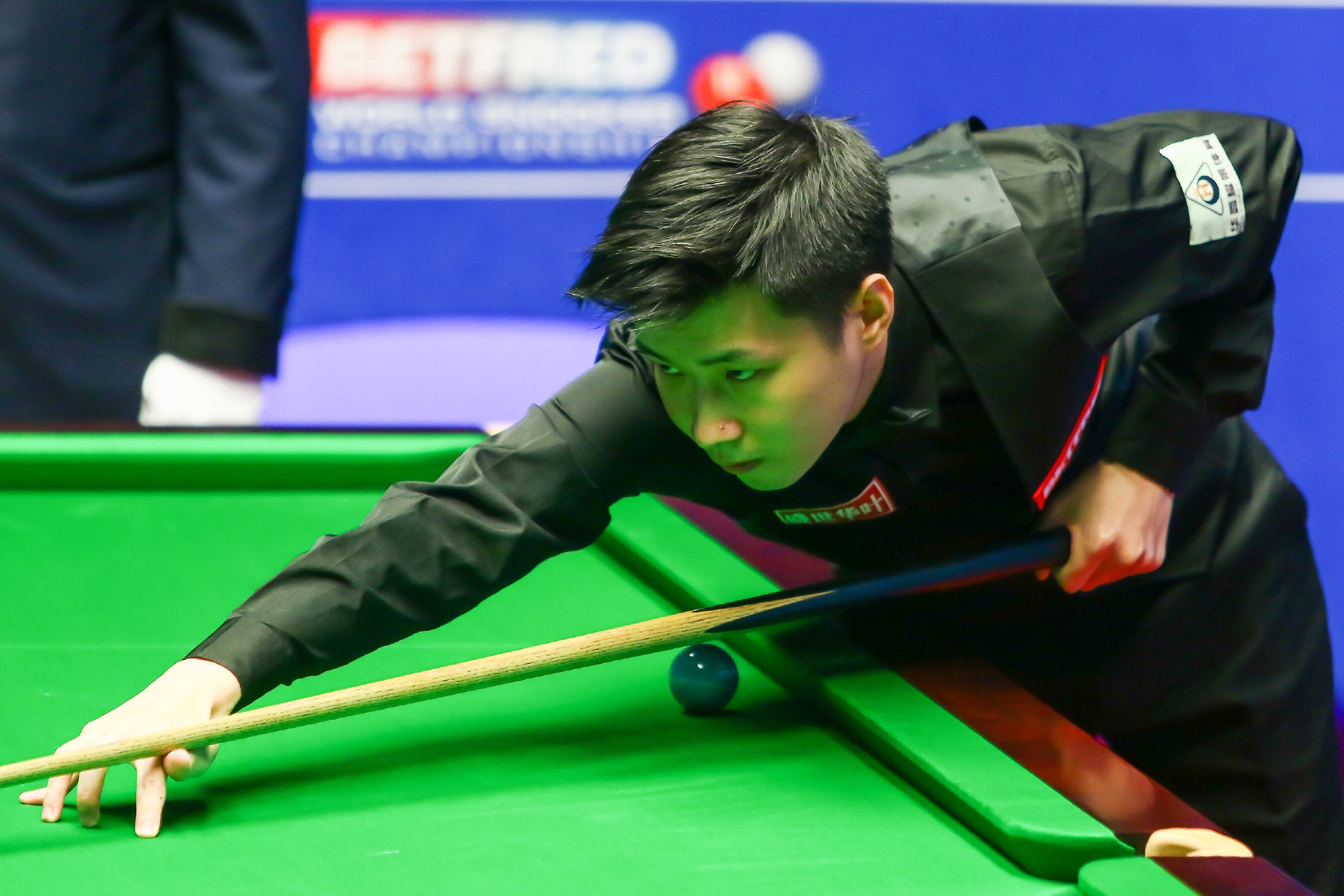 仍旧充满悬 仍旧充满悬